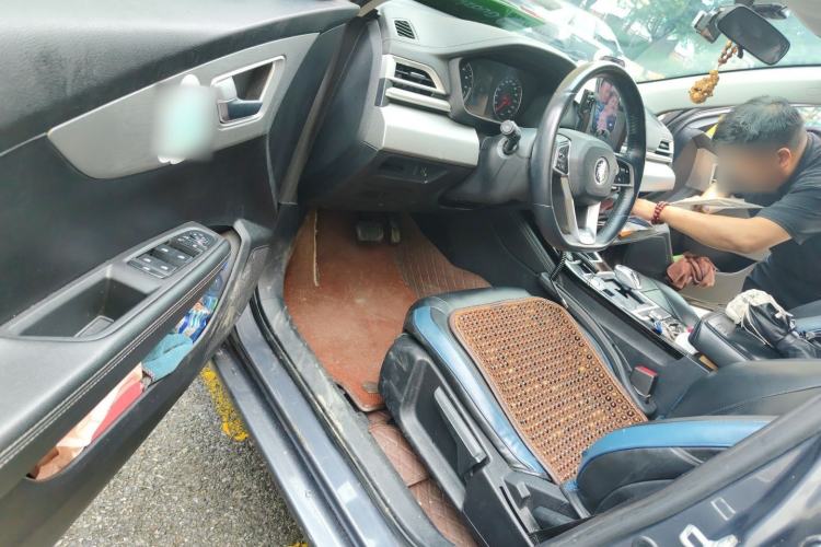 Used BYD Qin New Energy 2019 High-Range Luxury Model Driver Seat