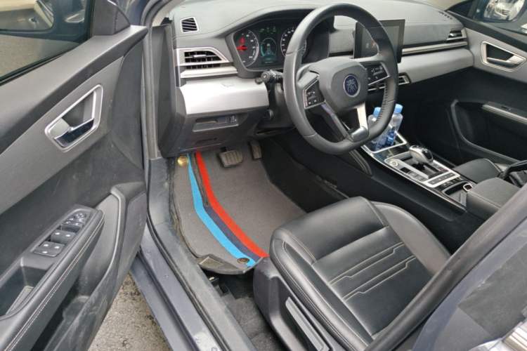 Used BYD Qin New Energy 2019 High-Range Luxury Model Driver Seat