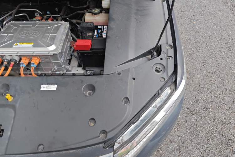 Used BYD Qin New Energy 2019 High-Range Luxury Model Engine Bay Left