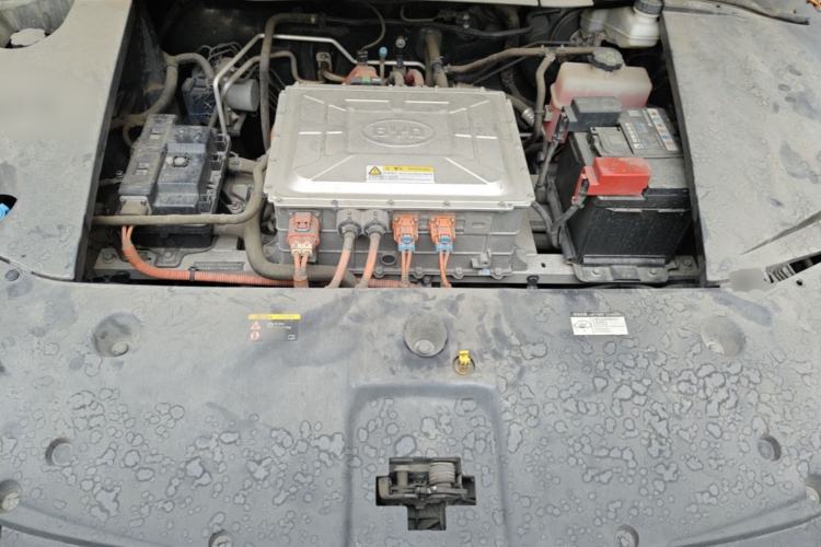 Used BYD Qin New Energy 2019 High-Range Luxury Model Engine Bay