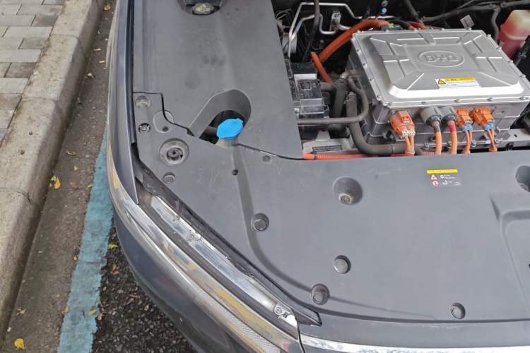 Used BYD Qin New Energy 2019 High-Range Luxury Model Engine Bay Right