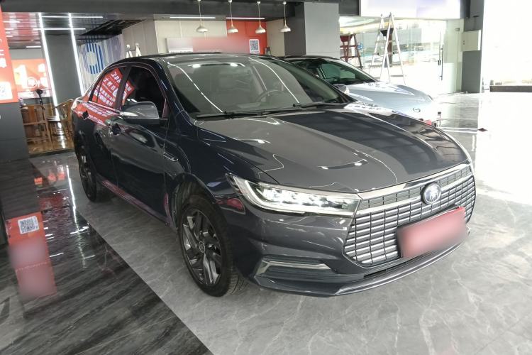 Used BYD Qin New Energy 2019 High-Range Luxury Model Front Right 45 Deg