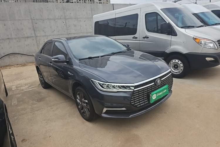 Used BYD Qin New Energy 2019 High-Range Deluxe Model Front Right 45 Deg