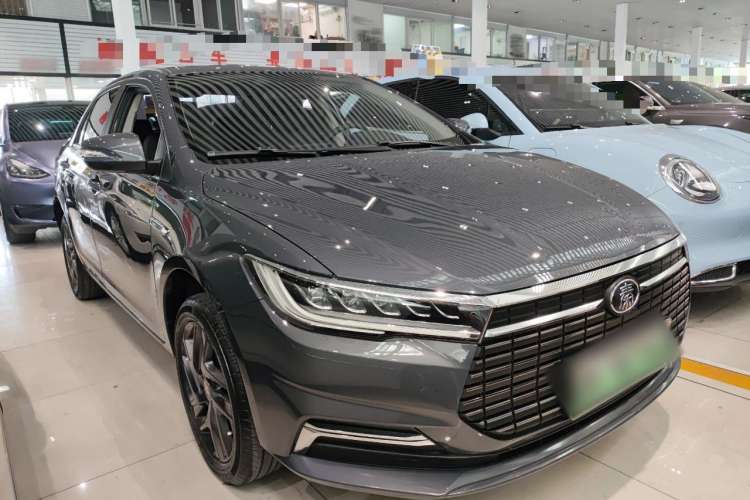 Used BYD Qin New Energy 2019 High-Range Luxury Model Front Right 45 Deg