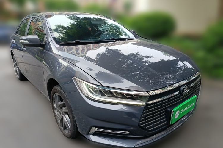 Used BYD Qin New Energy 2019 High-Range Luxury Model Front Right 45 Deg