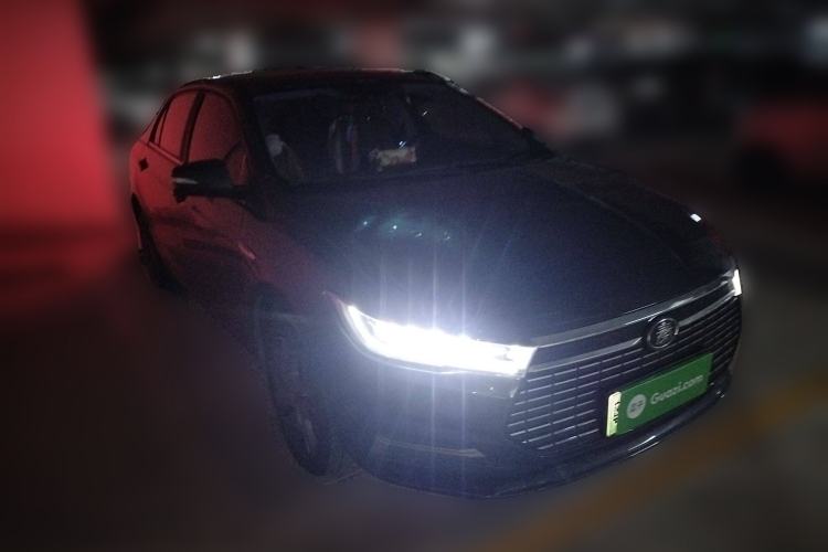 Used BYD Qin New Energy 2019 High-Range Deluxe Model Front Right 45 Deg