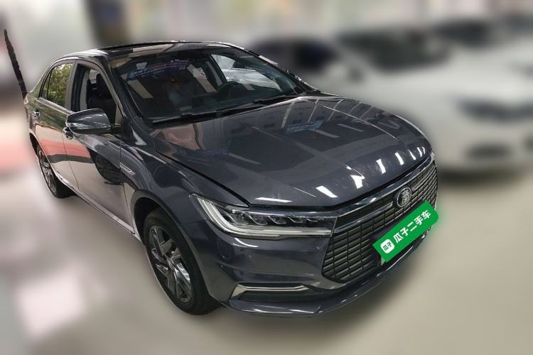 Used BYD Qin New Energy 2019 High-Range Deluxe Model Front Right 45 Deg