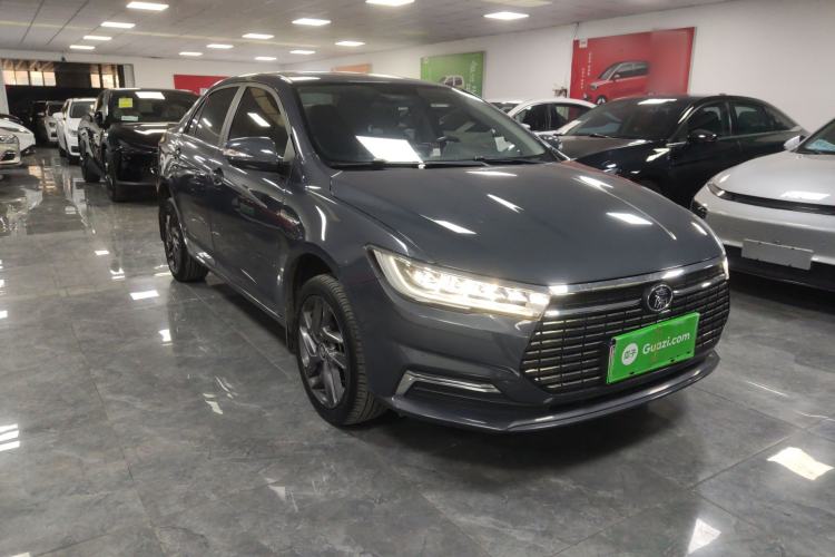 Used BYD Qin New Energy 2019 High-Range Deluxe Model Front Right 45 Deg