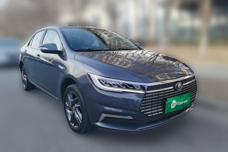 Used BYD Qin New Energy 2019 High-Range Deluxe Model Front Right 45 Deg