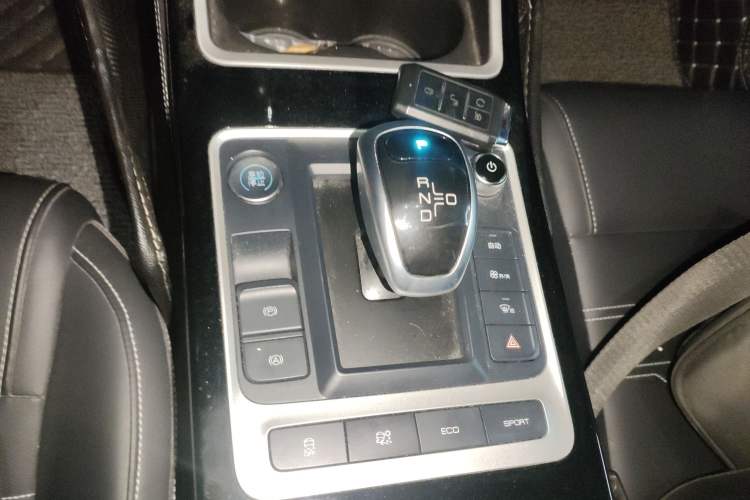 Used BYD Qin New Energy 2019 High-Range Luxury Model Gear Lever