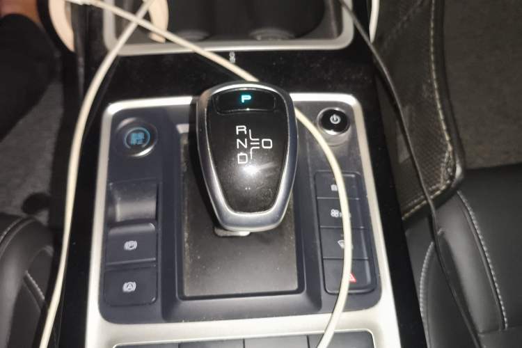 Used BYD Qin New Energy 2019 High-Range Luxury Model Gear Lever