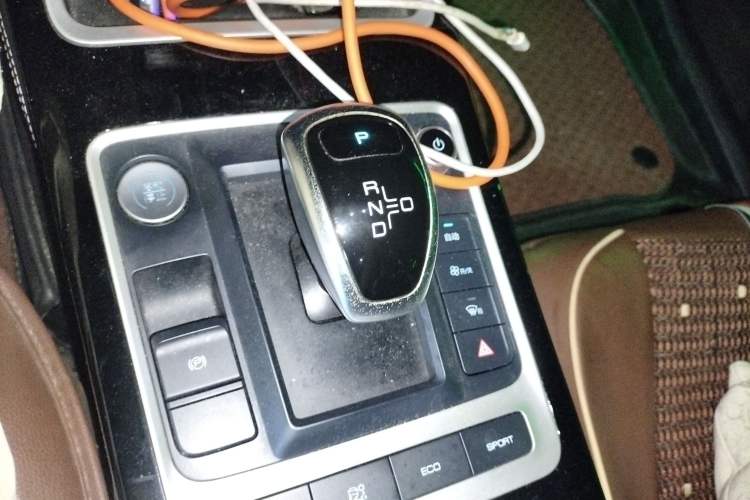 Used BYD Qin New Energy 2019 High-Range Deluxe Model Gear Lever