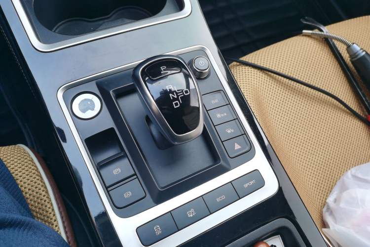 Used BYD Qin New Energy 2019 High-Range Deluxe Model Gear Lever