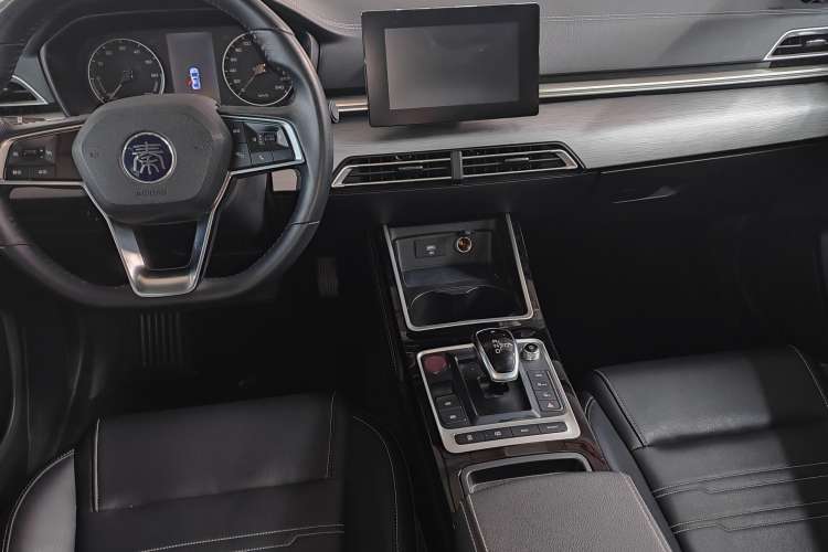 Used BYD Qin New Energy 2019 High-Range Luxury Model Interior 1