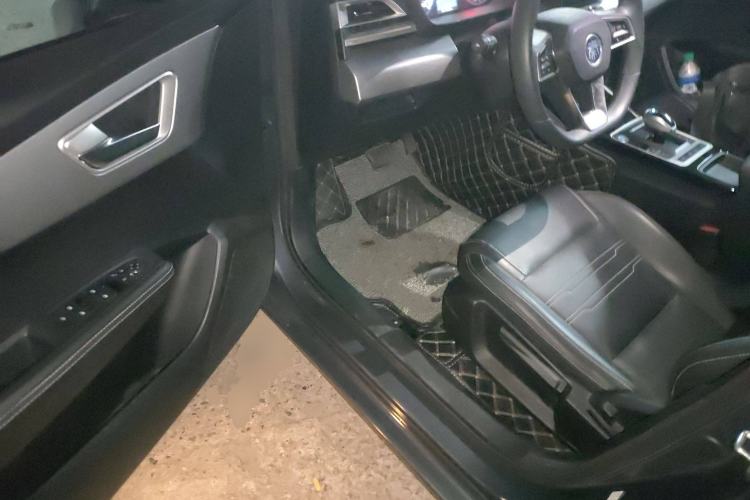 Used BYD Qin New Energy 2019 High-Range Luxury Model Interior 3