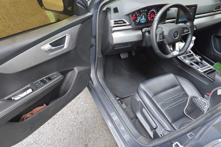 Used BYD Qin New Energy 2019 High-Range Luxury Model Interior 3