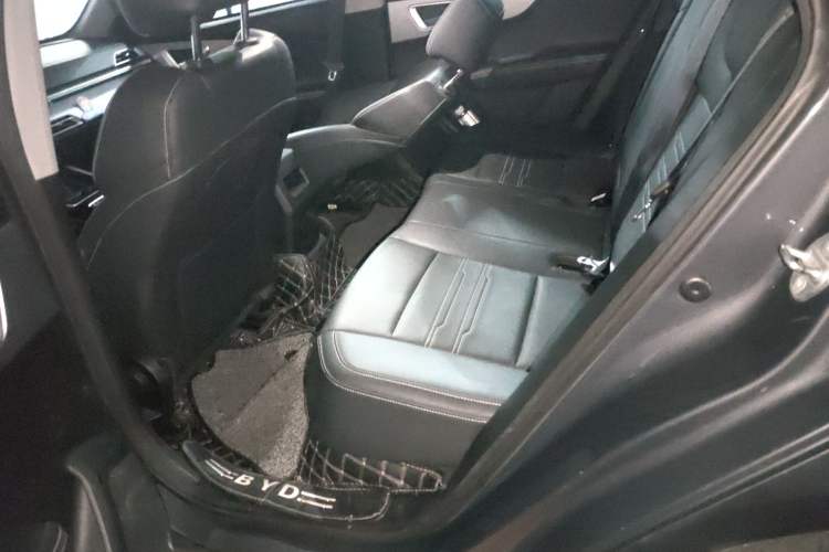 Used BYD Qin New Energy 2019 High-Range Luxury Model Interior 4