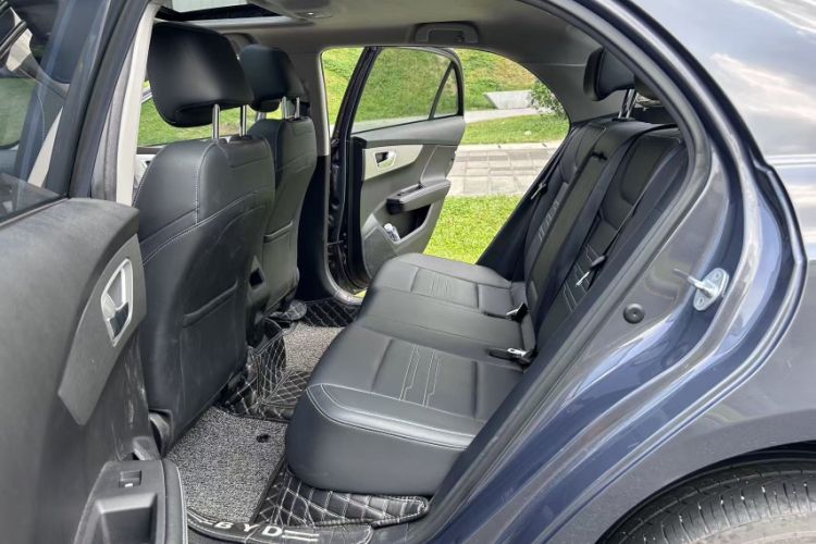 Used BYD Qin New Energy 2019 High-Range Luxury Model Interior 4