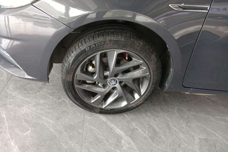 Used BYD Qin New Energy 2019 High-Range Luxury Model Left Front Wheel Hub