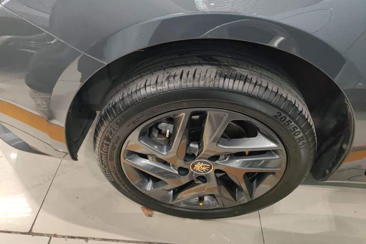 Used BYD Qin New Energy 2019 High-Range Luxury Model Left Front Wheel Hub