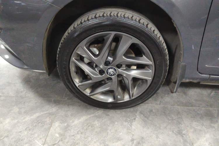 Used BYD Qin New Energy 2019 High-Range Deluxe Model Left Front Wheel Hub