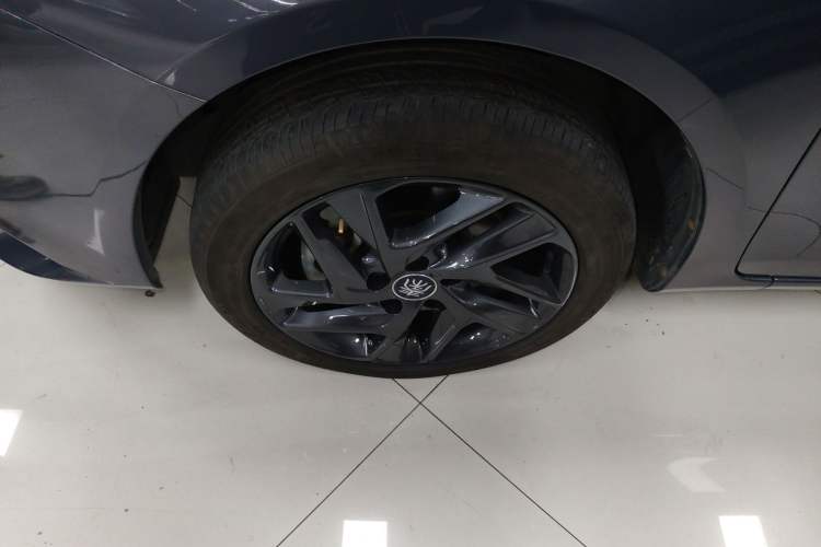 Used BYD Qin New Energy 2019 High-Range Deluxe Model Left Front Wheel Hub