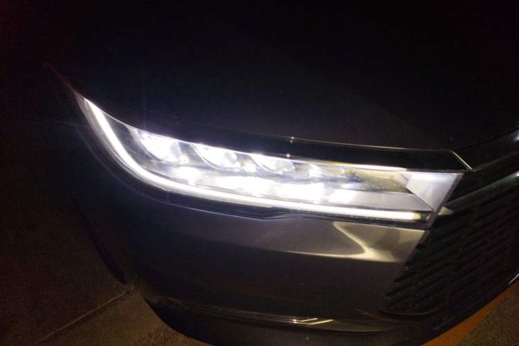 Used BYD Qin New Energy 2019 High-Range Deluxe Model Right Front Headlight
