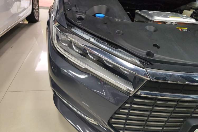 Used BYD Qin New Energy 2019 High-Range Deluxe Model Right Front Headlight