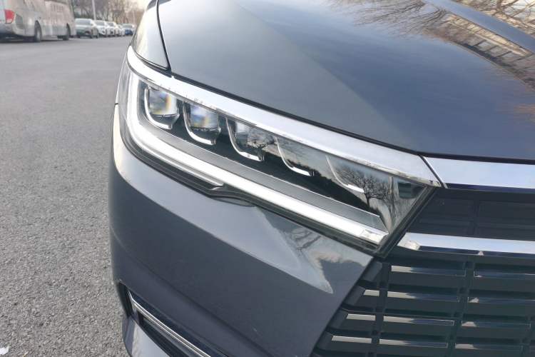 Used BYD Qin New Energy 2019 High-Range Deluxe Model Right Front Headlight