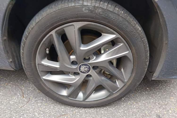 Used BYD Qin New Energy 2019 High-Range Luxury Model Right Front Wheel Hub