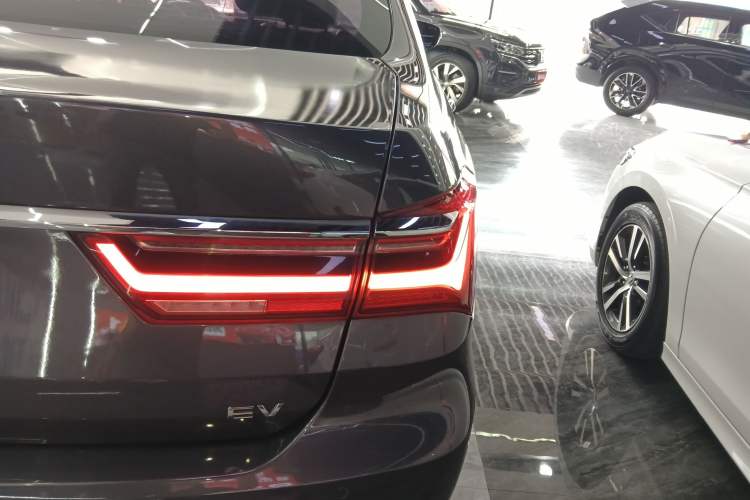 Used BYD Qin New Energy 2019 High-Range Luxury Model Right Rear Taillight