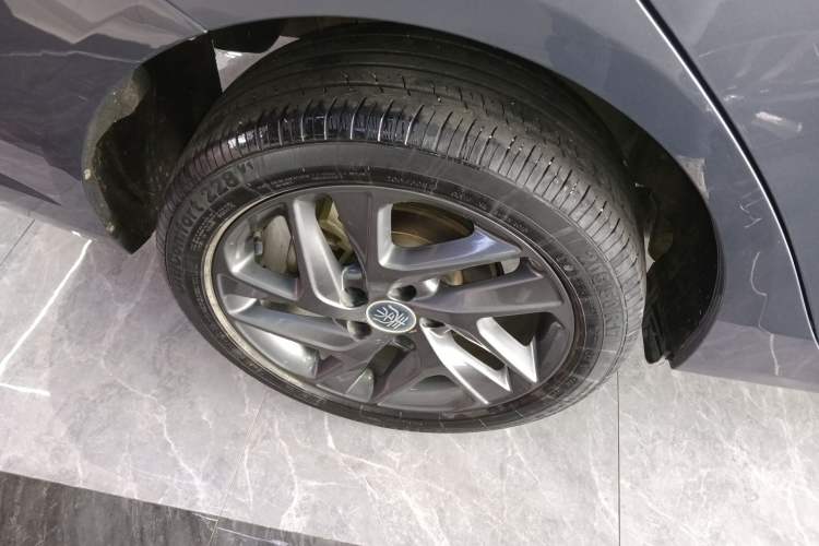 Used BYD Qin New Energy 2019 High-Range Luxury Model Right Rear Wheel Hub