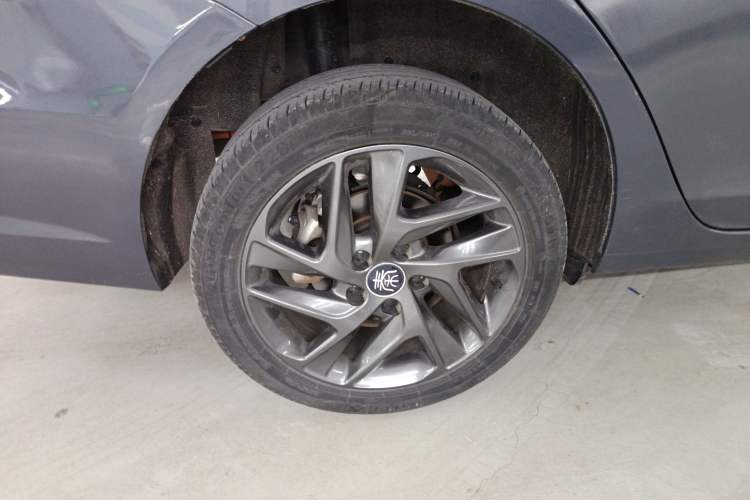 Used BYD Qin New Energy 2019 High-Range Deluxe Model Right Rear Wheel Hub