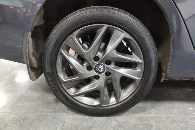 Used BYD Qin New Energy 2019 High-Range Deluxe Model Right Rear Wheel Hub