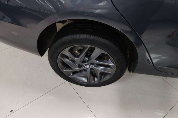 Used BYD Qin New Energy 2019 High-Range Deluxe Model Right Rear Wheel Hub