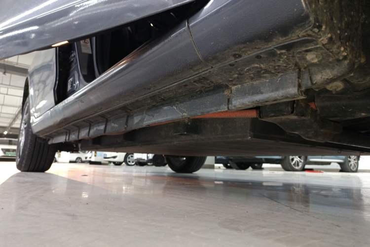 Used BYD Qin New Energy 2019 High-Range Deluxe Model Right Side Sill