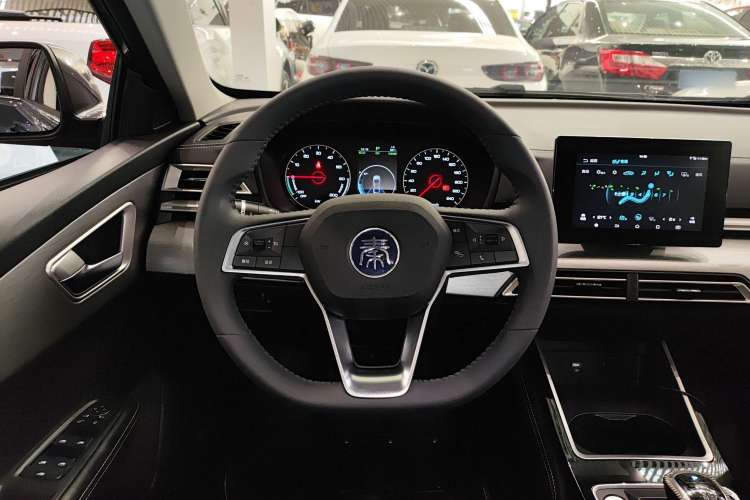 Used BYD Qin New Energy 2019 High-Range Luxury Model Steering Wheel