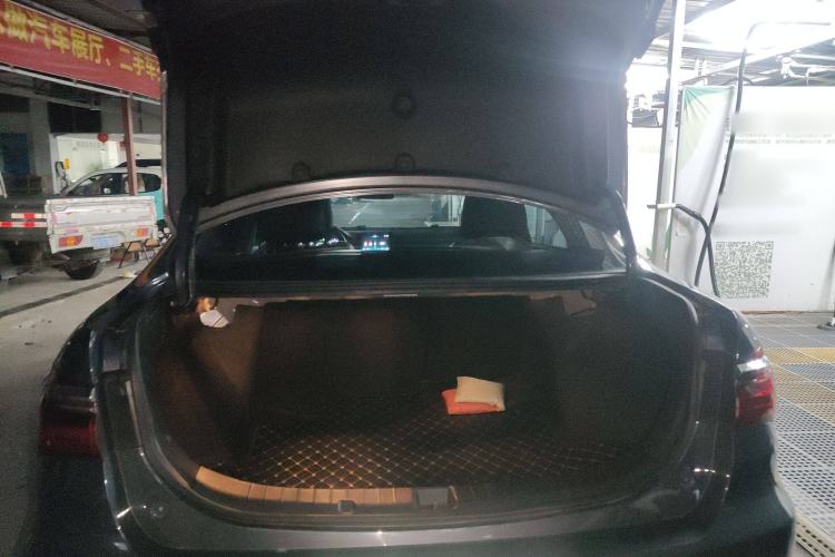 Used BYD Qin New Energy 2019 High-Range Luxury Model Trunk