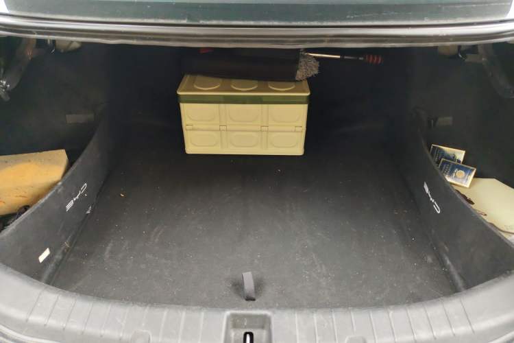 Used BYD Qin New Energy 2019 High-Range Luxury Model Trunk