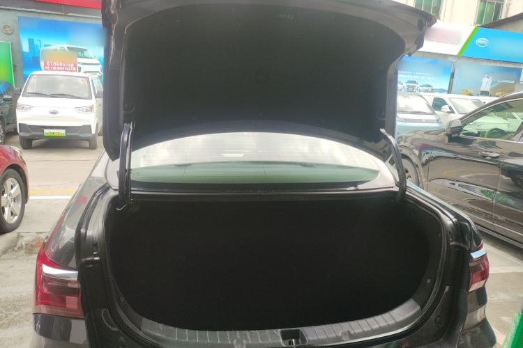 Used BYD Qin New Energy 2019 High-Range Luxury Model Trunk