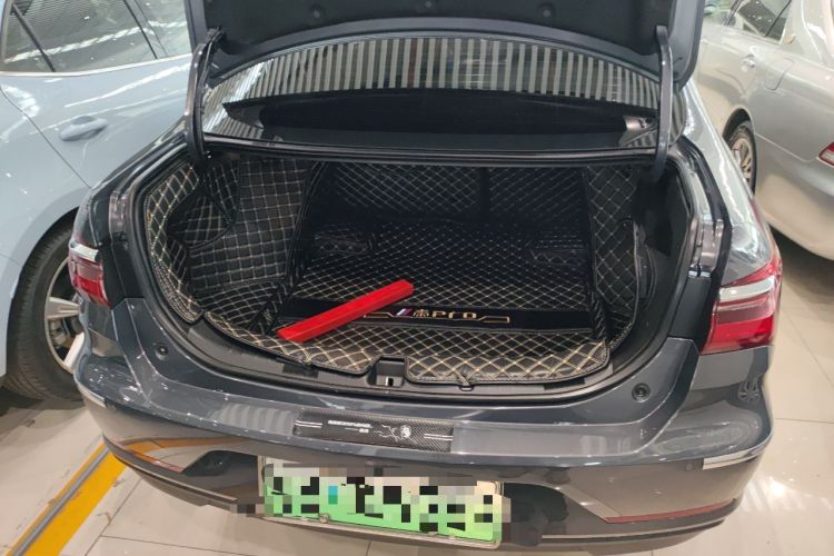 Used BYD Qin New Energy 2019 High-Range Luxury Model Trunk