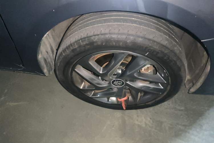Used BYD Qin New Energy 2019 High-Range Deluxe Model Right Front Wheel Hub