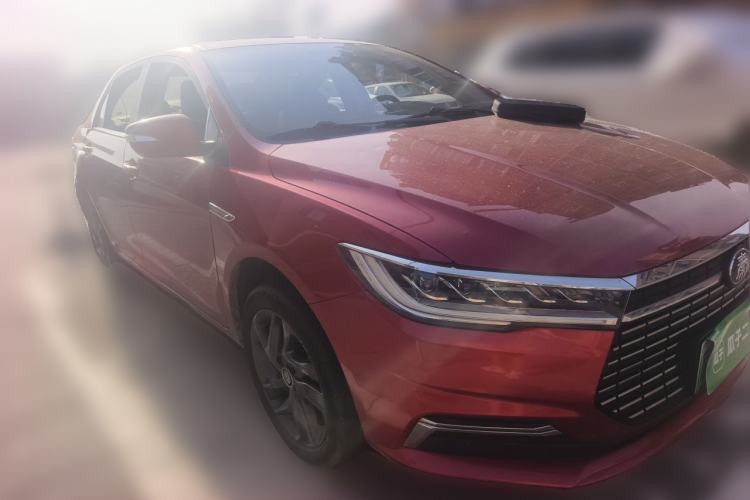 Used BYD Qin New Energy 2019 High-Range Deluxe Model Front Right 45 Deg