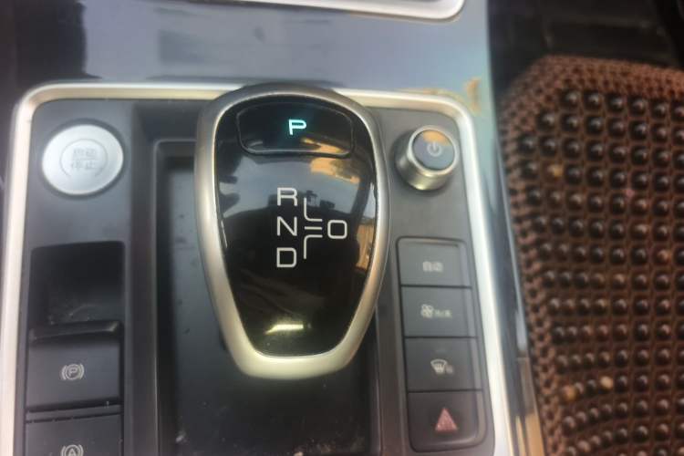 Used BYD Qin New Energy 2019 High-Range Deluxe Model Gear Lever