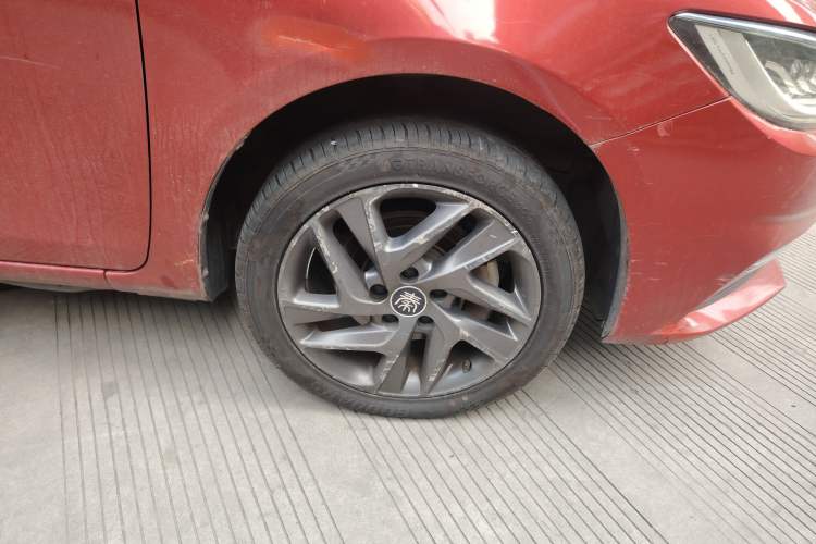 Used BYD Qin New Energy 2019 High-Range Deluxe Model Right Front Wheel Hub