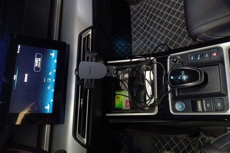 Used BYD Qin New Energy 2019 High-Range Luxury Model Audio And AC Panel