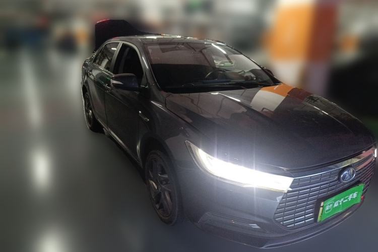 Used BYD Qin New Energy 2019 High-Range Luxury Model Front Right 45 Deg
