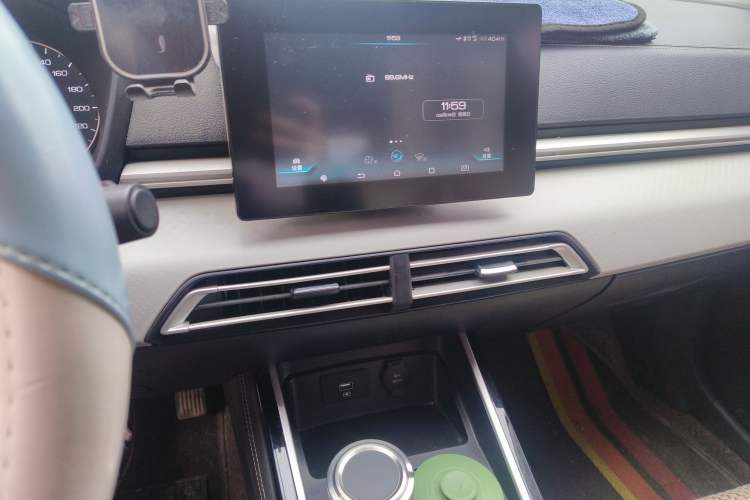 Used BYD Qin New Energy 2019 Standard Edition for Travel Audio And AC Panel