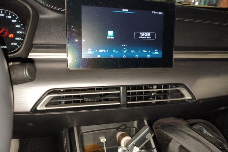 Used BYD Qin New Energy 2019 High-Range Luxury Model Audio And AC Panel