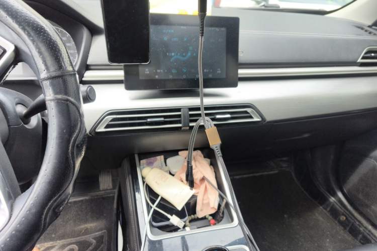 Used BYD Qin New Energy 2019 High-Range Luxury Model Audio And AC Panel